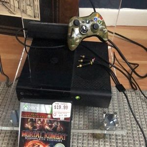 Xbox 360 250gs Pre-Owned, one controller, 3 games